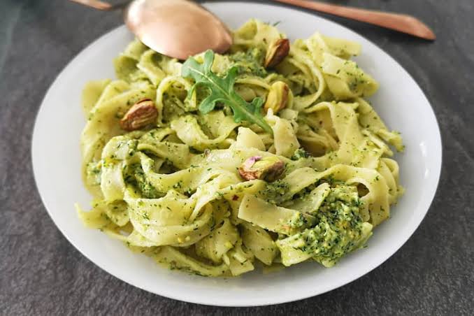 Tagliatelle Pesto de Pistaches et Stracciatella