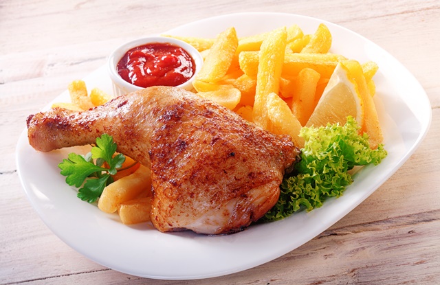 Poulet frite salade