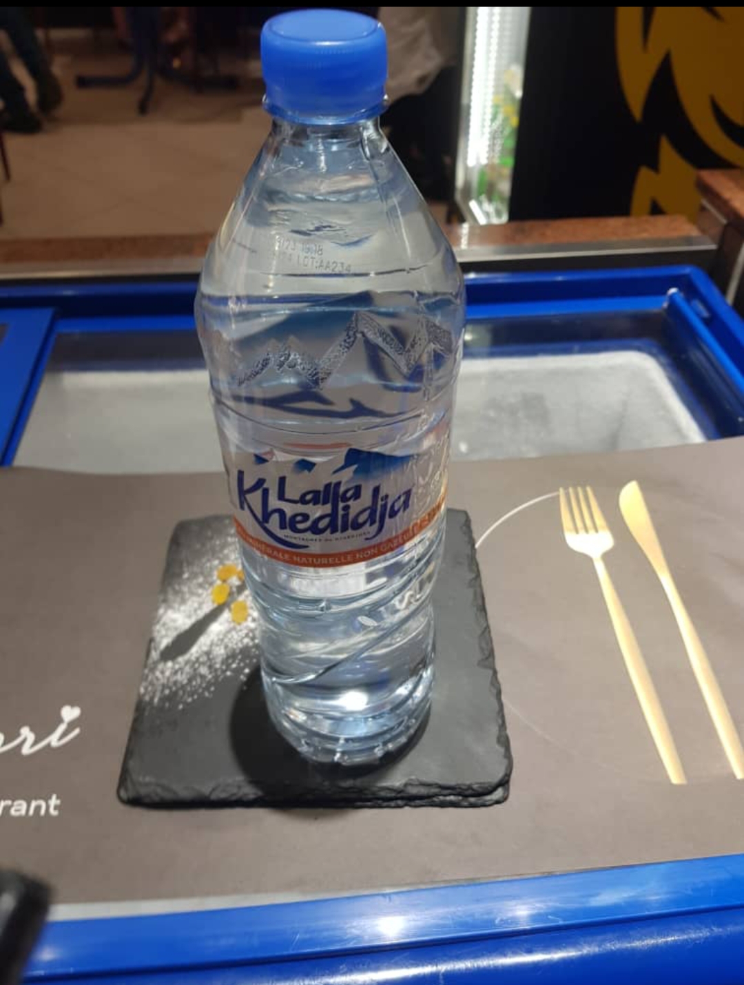 Eau minérale G.M