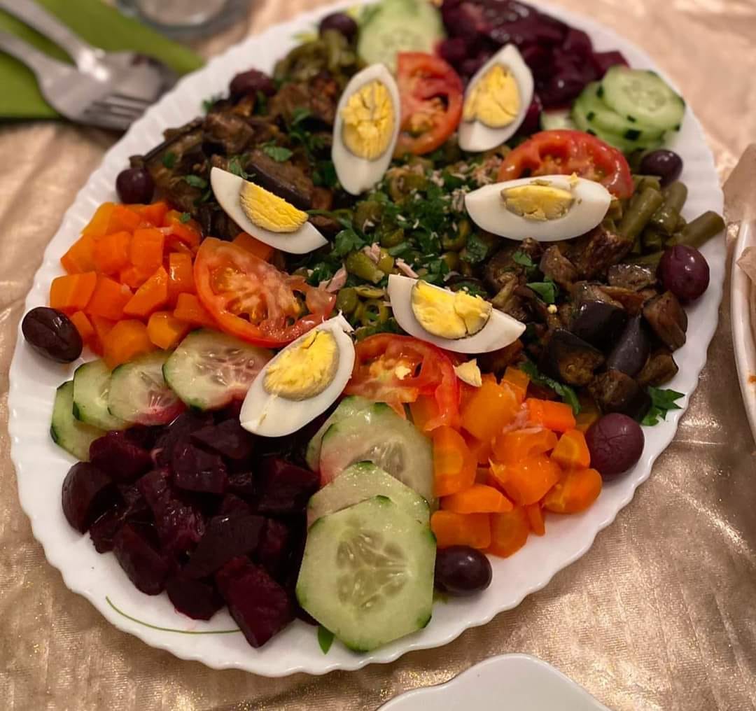 سلطة متنوعة صغيرة