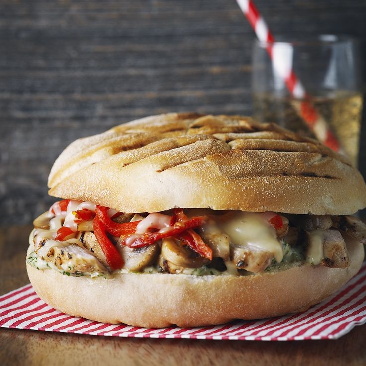 SANDWICH POULET MARINÉ 