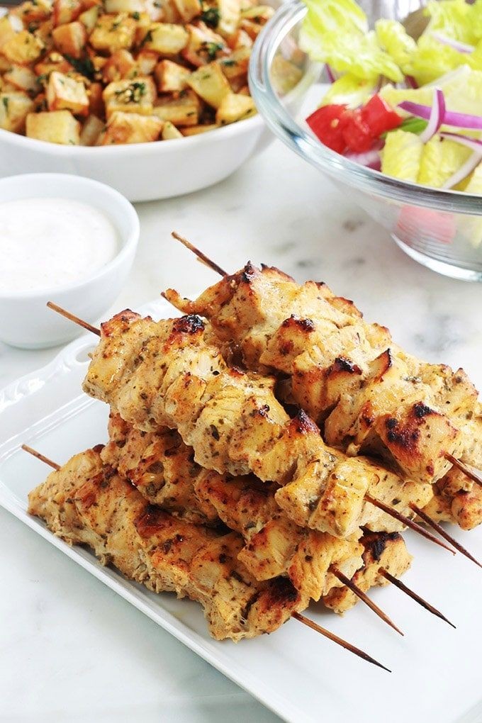 BROCHETTES DE POULET MARINÉ 