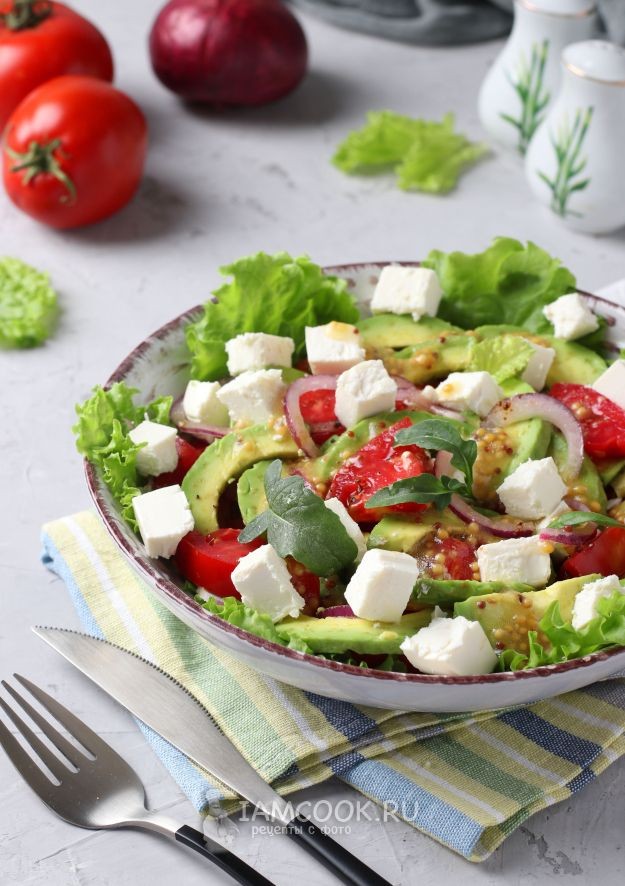 Salade au fromage camembert