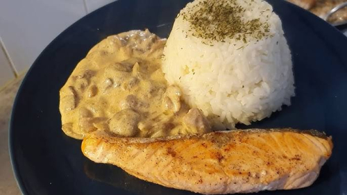  Escalope Grillé à la Crème + Garniture 