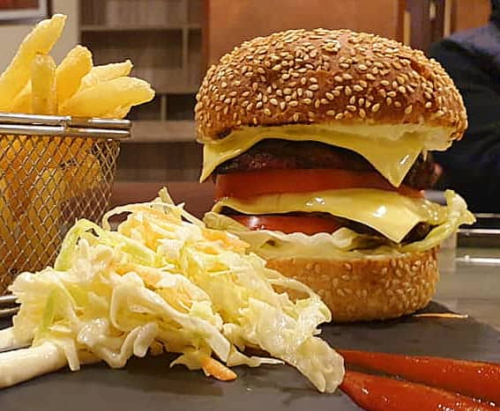 Cedrus Double cheese burger