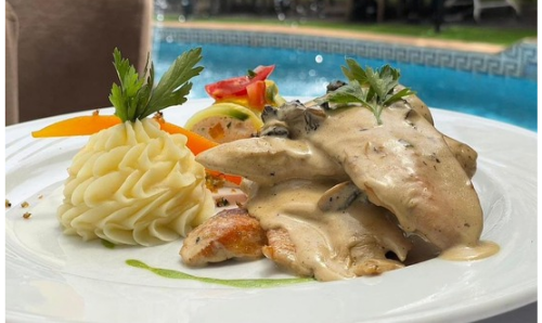 Suprême de poulet à la crème et champignons 
