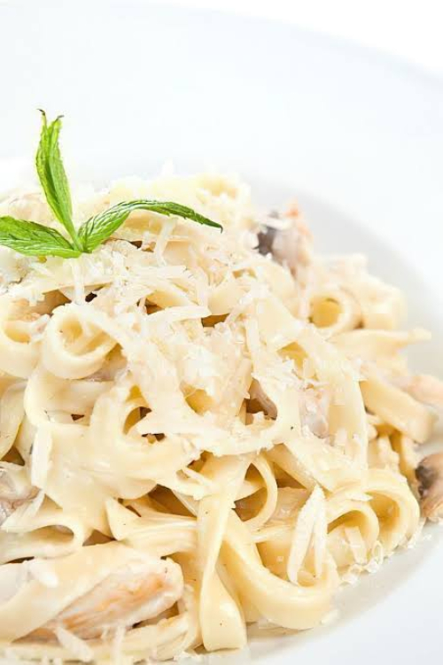 Tagliatelle alfredo au poulet
