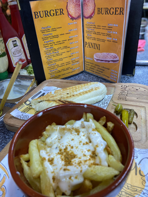 Frites fromagère