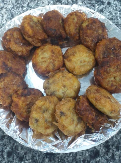 معقودة