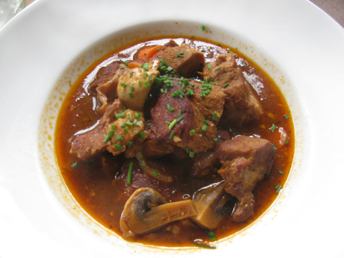 SAUTÉ DE VEAU