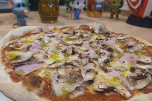 Pizza planete mars surprise