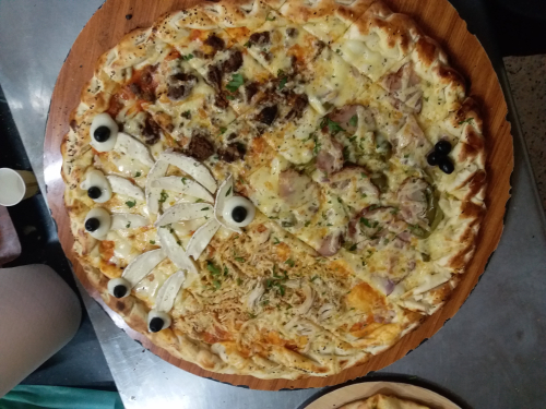 Poulet / Viande hachée / Thon / Champignons / Poulet Fumé / Chien Curry