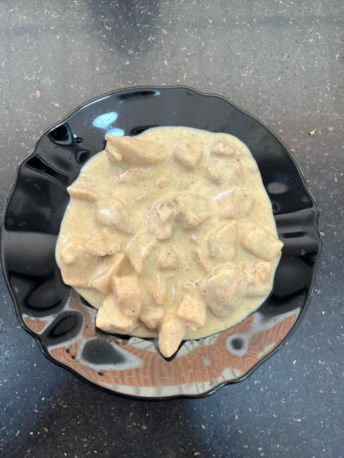 Escalope en sauce fromage صدر الدجاج بصلصة الجبن
