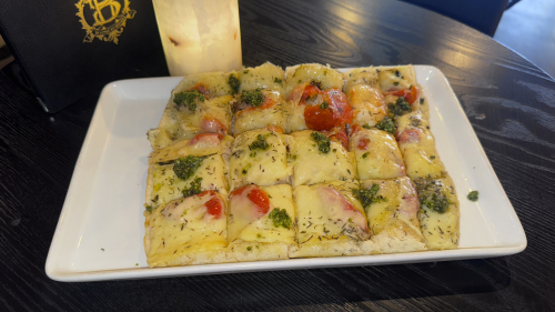 FOCACCIA PESTO, TOMATES SÉCHÉES